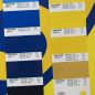 Preview: Übereinstimmung zwischen Pantonefächer und dem Roll-Up Druck von Proof GmbH - 287 C und 7406 C auf dem Roll-Up Material