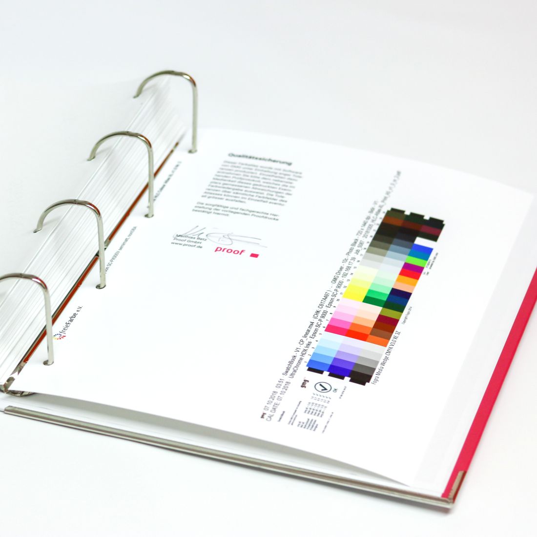 CIELAB HLC Farb Atlas XL von freieFarbe e.V. - HLC Qualitätsreport